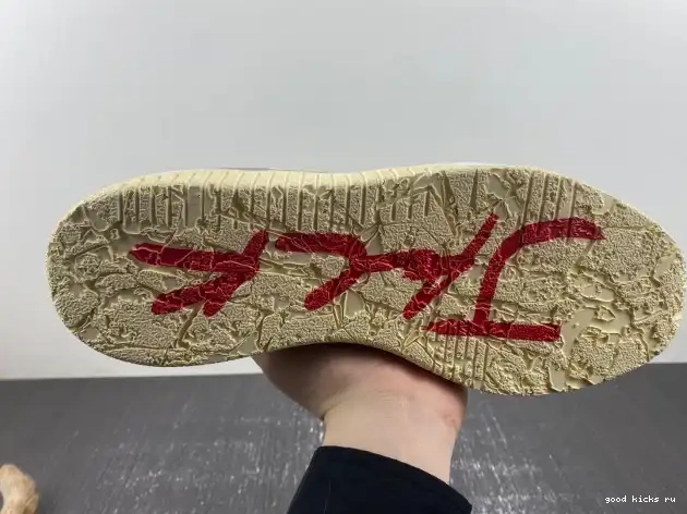 X FZ8117-003 CHECK JORDAN CUT TRAVIS THE SCOTT 0521